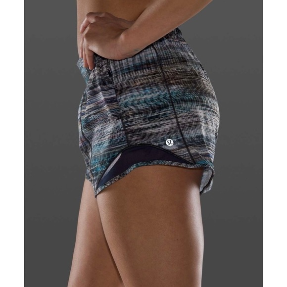 Lululemon | Hotty Hot Short Long 4" Digital Oasis Grey Multi Size 2 - Picture 5 of 9